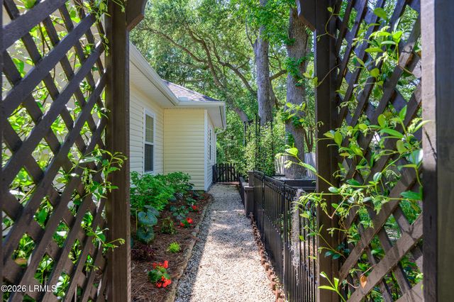 6 Peytons Way, Beaufort, SC 29907