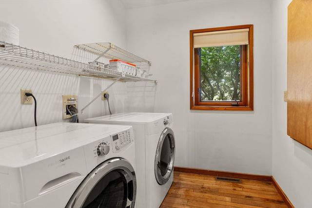 13 Cedar St, Mashpee, MA 02649