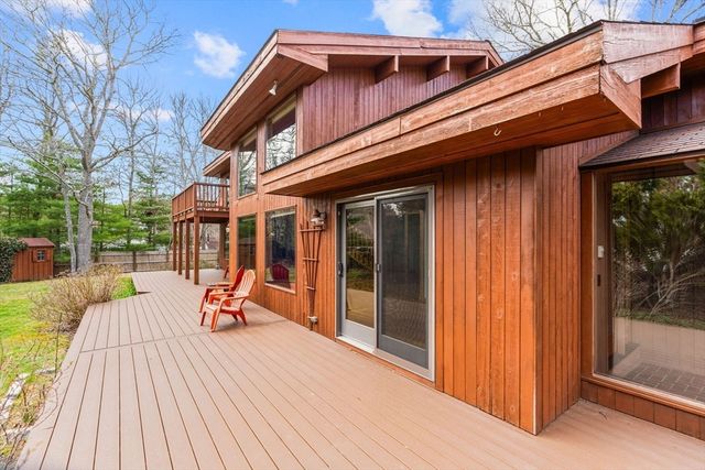 13 Cedar St, Mashpee, MA 02649