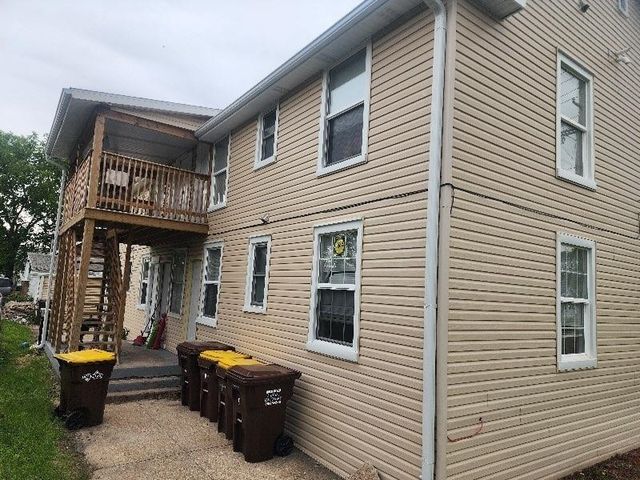 2304 S 4th Street, Rockford, IL 61104