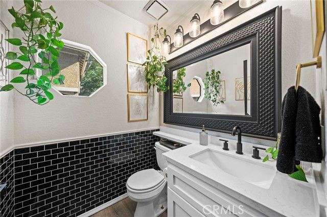 148 S Seneca Circle 24, Anaheim, CA 92805