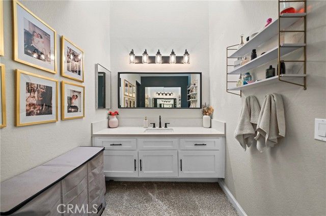 148 S Seneca Circle 24, Anaheim, CA 92805