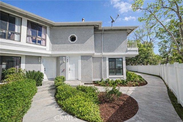 148 S Seneca Circle 24, Anaheim, CA 92805