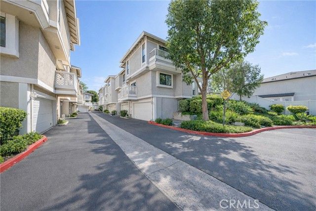 148 S Seneca Circle 24, Anaheim, CA 92805