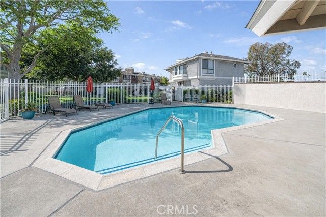 148 S Seneca Circle 24, Anaheim, CA 92805