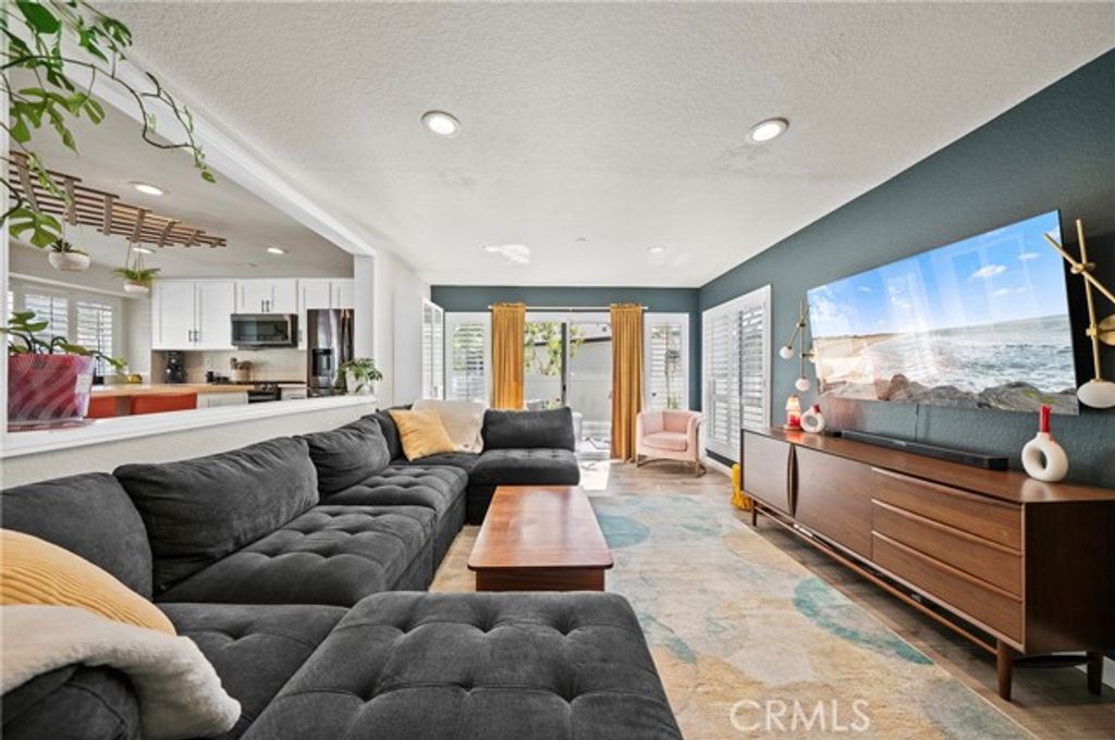 148 S Seneca Circle 24, Anaheim, CA 92805