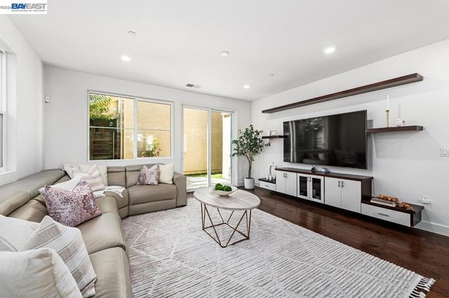 4247 Healdsburg Way, Dublin, CA 94568