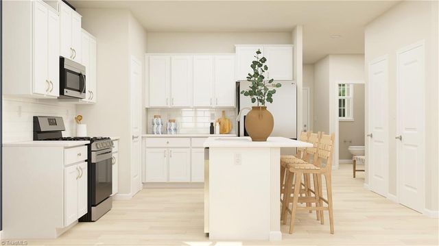 1816 Pheasant Trace Circle, Kernersville, NC 27284