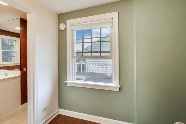 621 E Grove Street, Arlington Heights, IL 60005