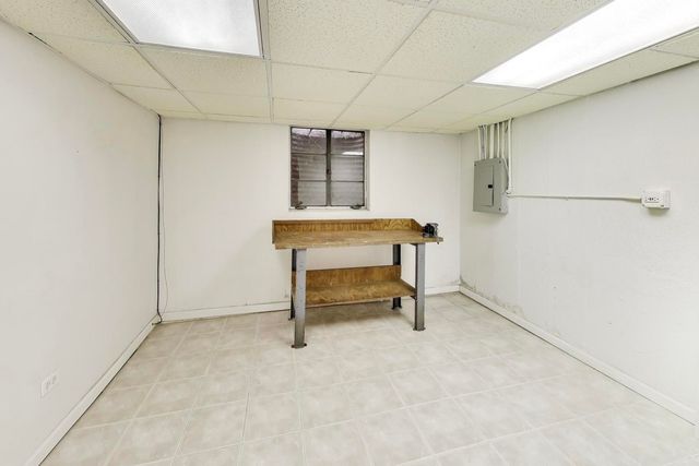 621 E Grove Street, Arlington Heights, IL 60005