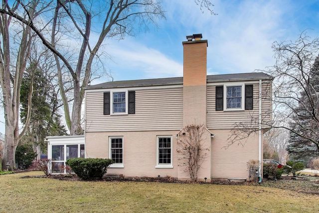 621 E Grove Street, Arlington Heights, IL 60005