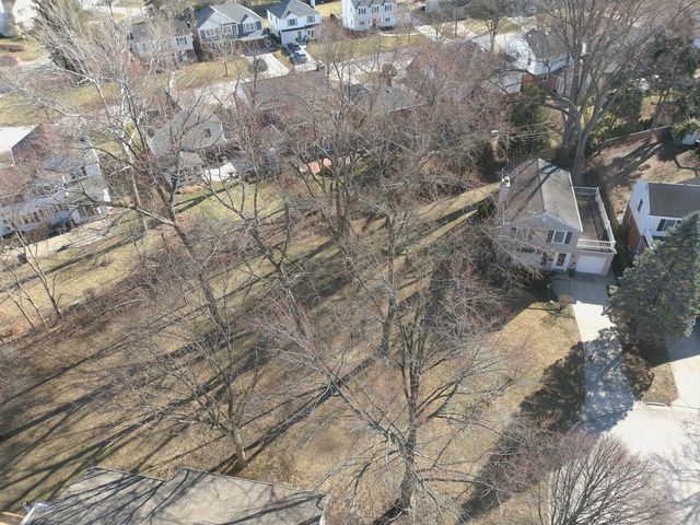 621 E Grove Street, Arlington Heights, IL 60005