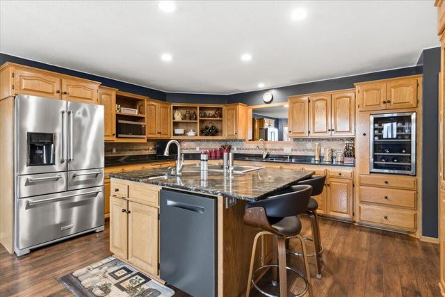 410 Sundown Drive, Avon, MN 56310