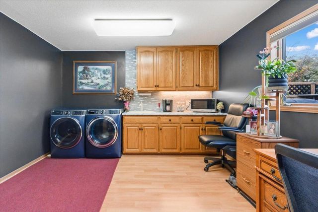 410 Sundown Drive, Avon, MN 56310