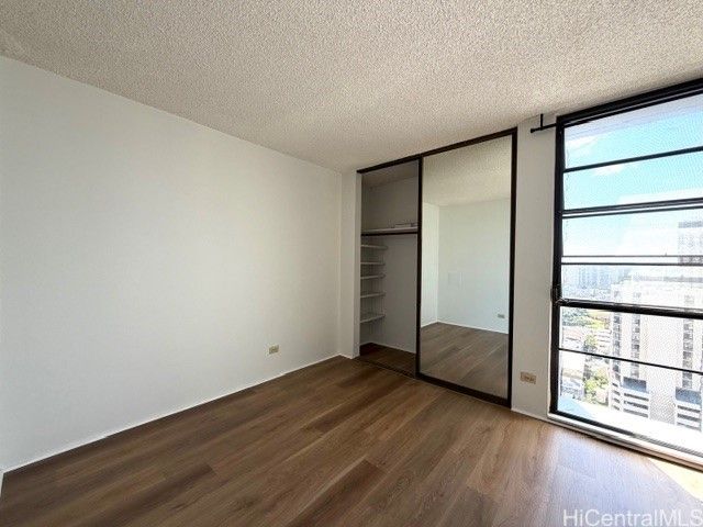 2100 Date Street 2005, Honolulu, HI 96826