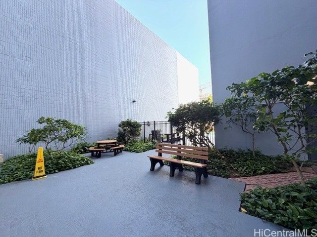 2100 Date Street 2005, Honolulu, HI 96826