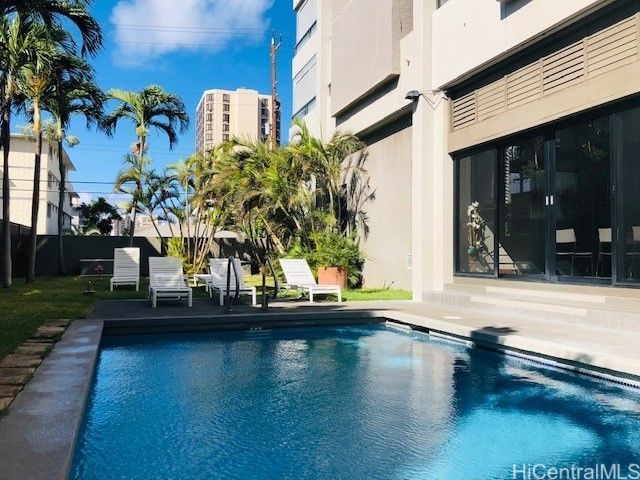 2100 Date Street 2005, Honolulu, HI 96826