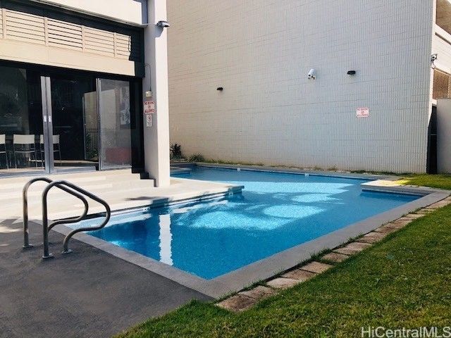 2100 Date Street 2005, Honolulu, HI 96826