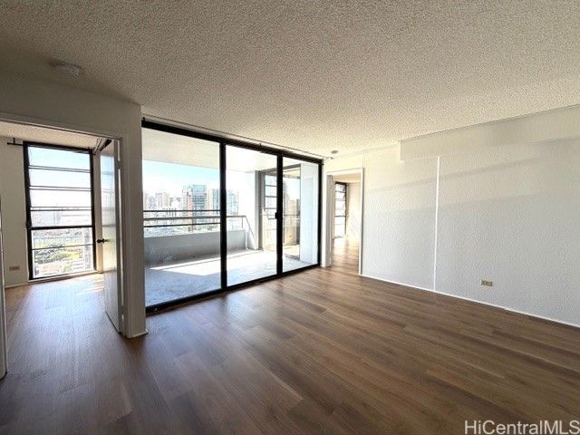 2100 Date Street 2005, Honolulu, HI 96826