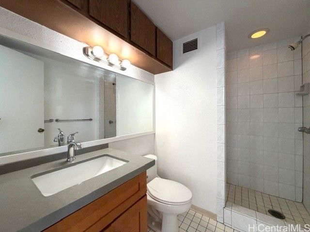 2100 Date Street 2005, Honolulu, HI 96826