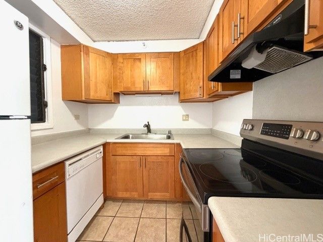 2100 Date Street 2005, Honolulu, HI 96826