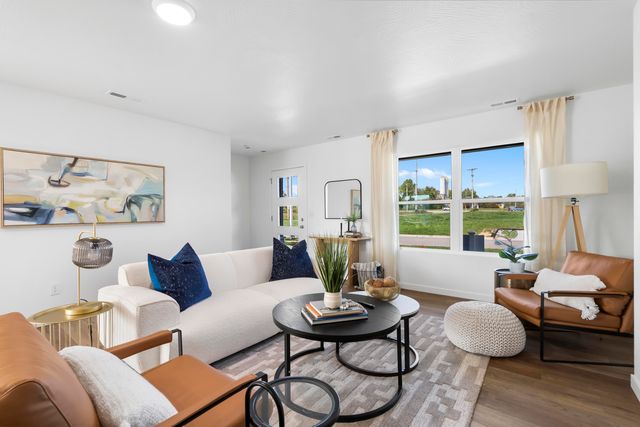 832 S Orchard Way, Springfield, MO 65802