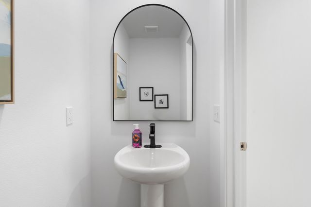 832 S Orchard Way, Springfield, MO 65802