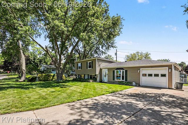 2346 Riverwood Drive, Port Huron, MI 48060