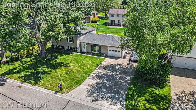 2346 Riverwood Drive, Port Huron, MI 48060