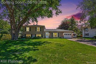 2346 Riverwood Drive, Port Huron, MI 48060