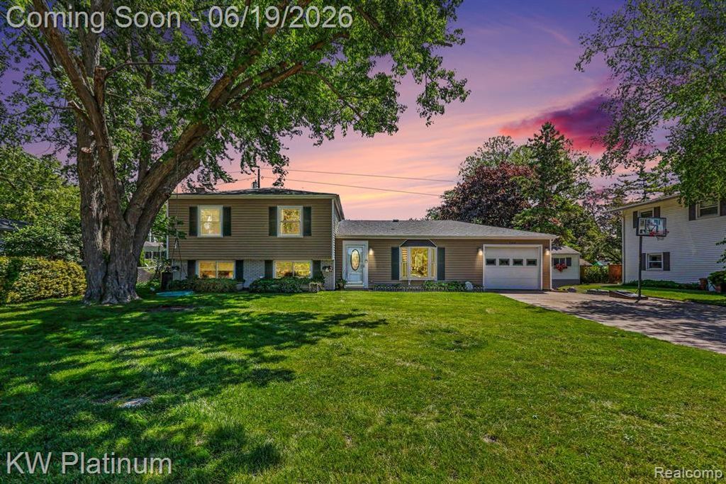 2346 Riverwood Drive, Port Huron, MI 48060