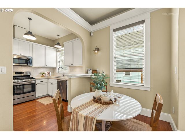 3936 Ne GRAND Ave, Portland, OR 97212