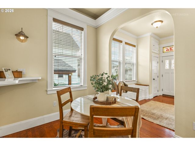 3936 Ne GRAND Ave, Portland, OR 97212