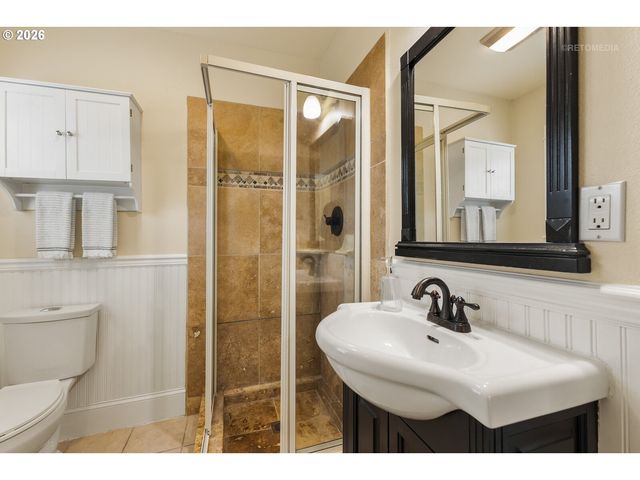 3936 Ne GRAND Ave, Portland, OR 97212