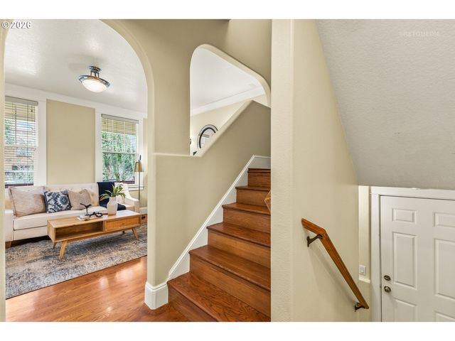 3936 Ne GRAND Ave, Portland, OR 97212