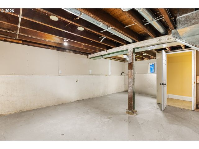 3936 Ne GRAND Ave, Portland, OR 97212