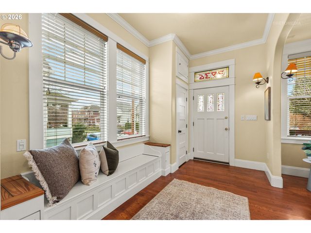 3936 Ne GRAND Ave, Portland, OR 97212