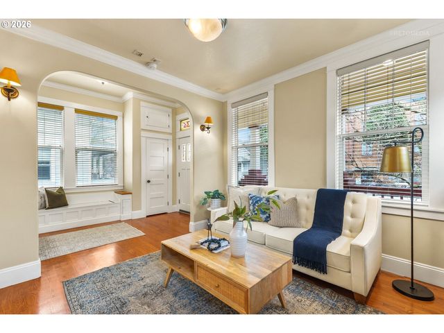 3936 Ne GRAND Ave, Portland, OR 97212