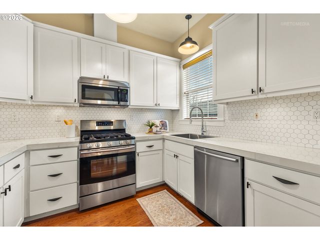 3936 Ne GRAND Ave, Portland, OR 97212