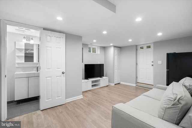 4814 FOX ST, College Park, MD 20740