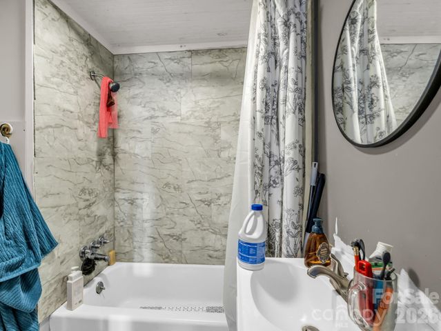 140 Fire Tower Road, Mill Spring, NC 28756