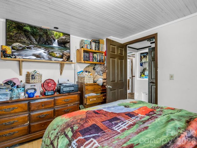 140 Fire Tower Road, Mill Spring, NC 28756