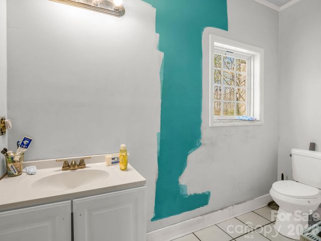 140 Fire Tower Road, Mill Spring, NC 28756