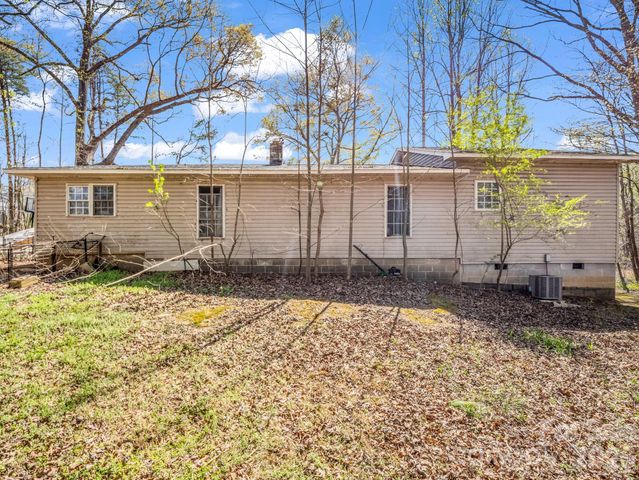 140 Fire Tower Road, Mill Spring, NC 28756