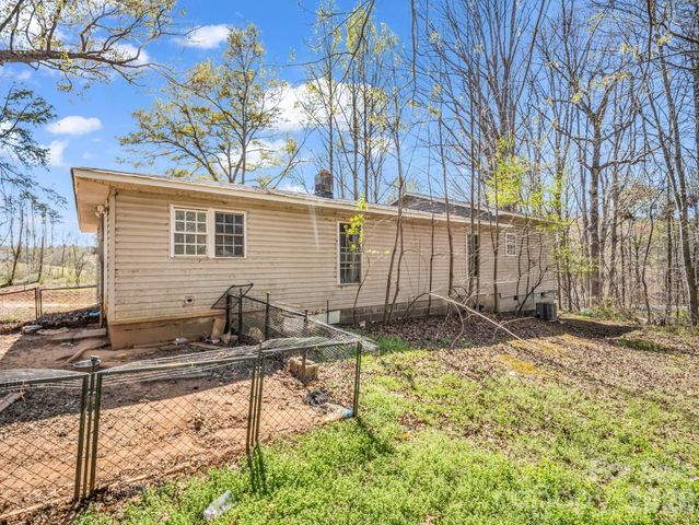 140 Fire Tower Road, Mill Spring, NC 28756