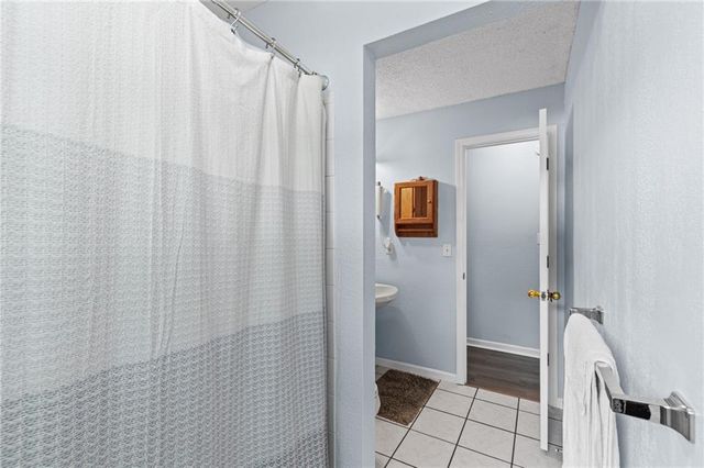 1905 S Speas Drive, Blue Springs, MO 64014