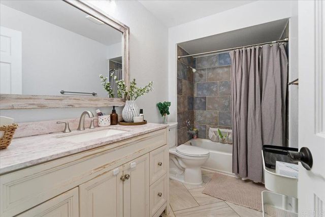 3024 Plaza Alonzo, Bonita, CA 91902