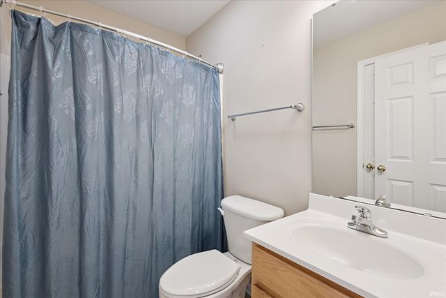 4417 Ashard Drive, South Bend, IN 46628