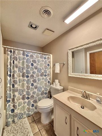 454 S 15th Street, Port O'connor, TX 77982