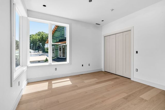 14 Khloe Lane 0, Northampton, MA 01060